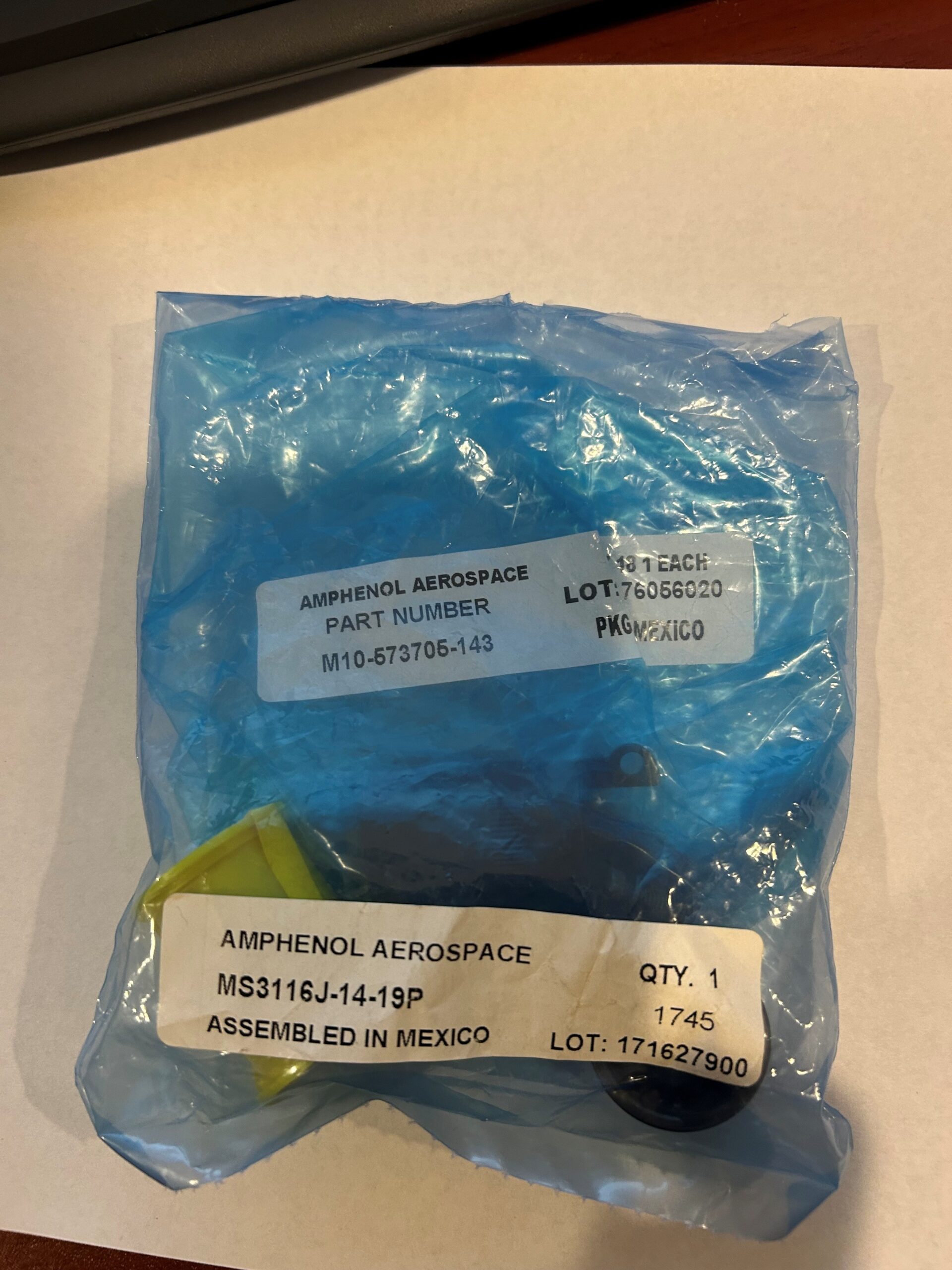 Amphenol MS3116J-14-19P Connectors-3